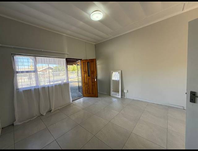 1 BEDROOM PROPERTY TO RENT IN CHRISMAR